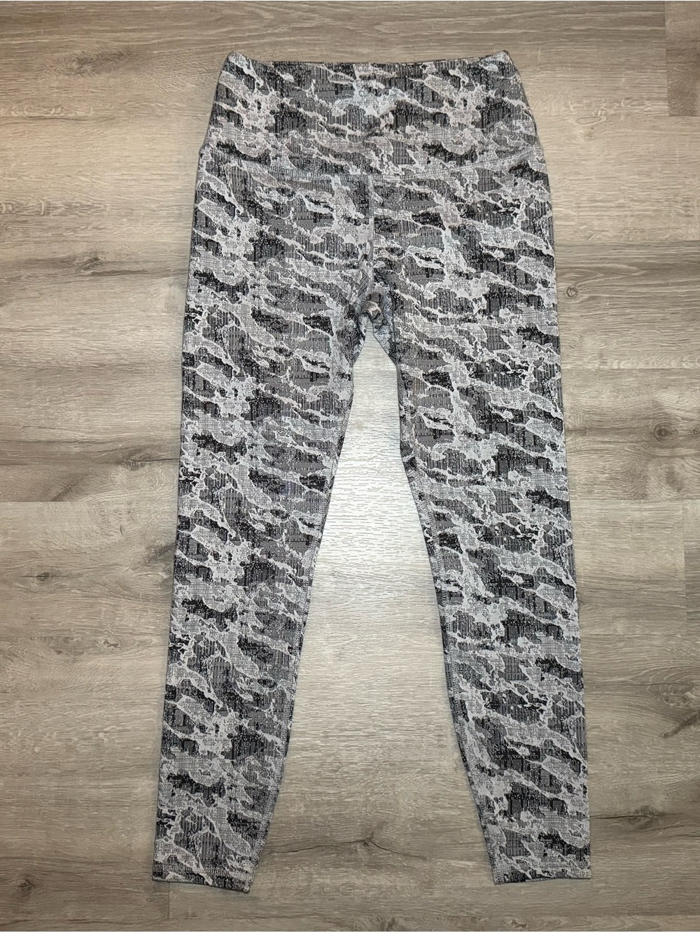 Spyder Active Gray Camo Jacquard Knit Leggings Size Small